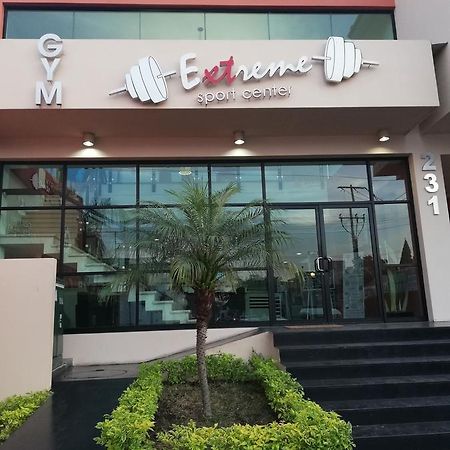 Hotel Real Zapopan Bagian luar foto