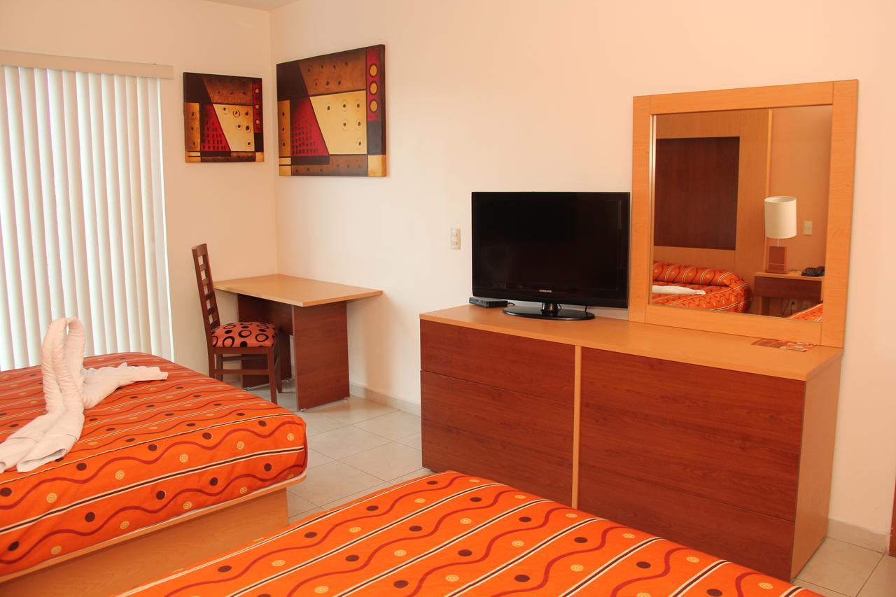 Hotel Real Zapopan Bagian luar foto