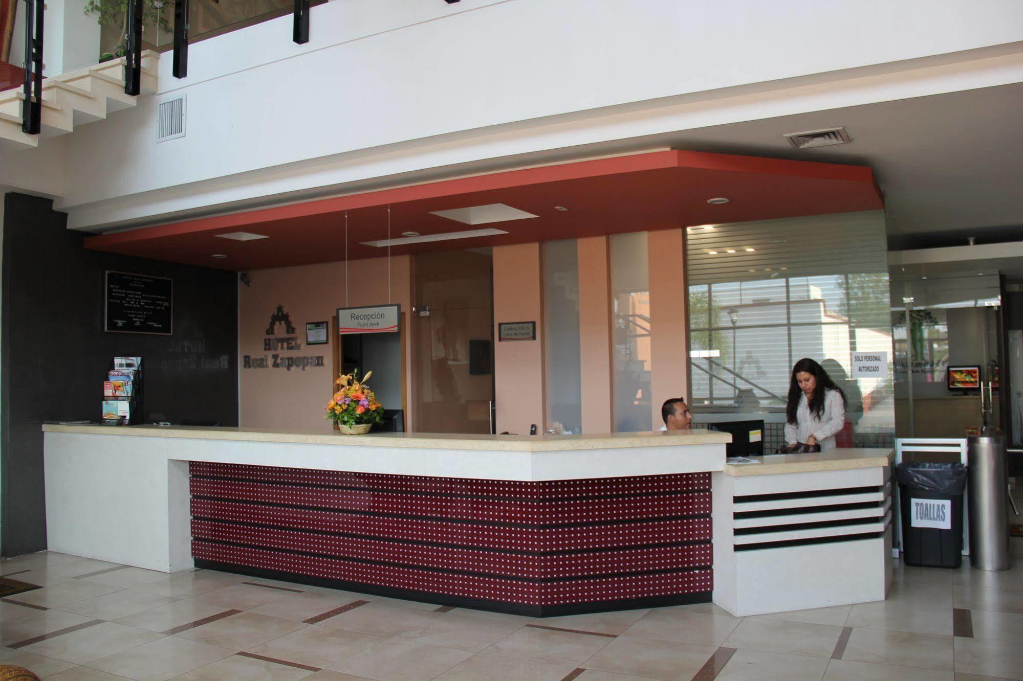 Hotel Real Zapopan Bagian luar foto